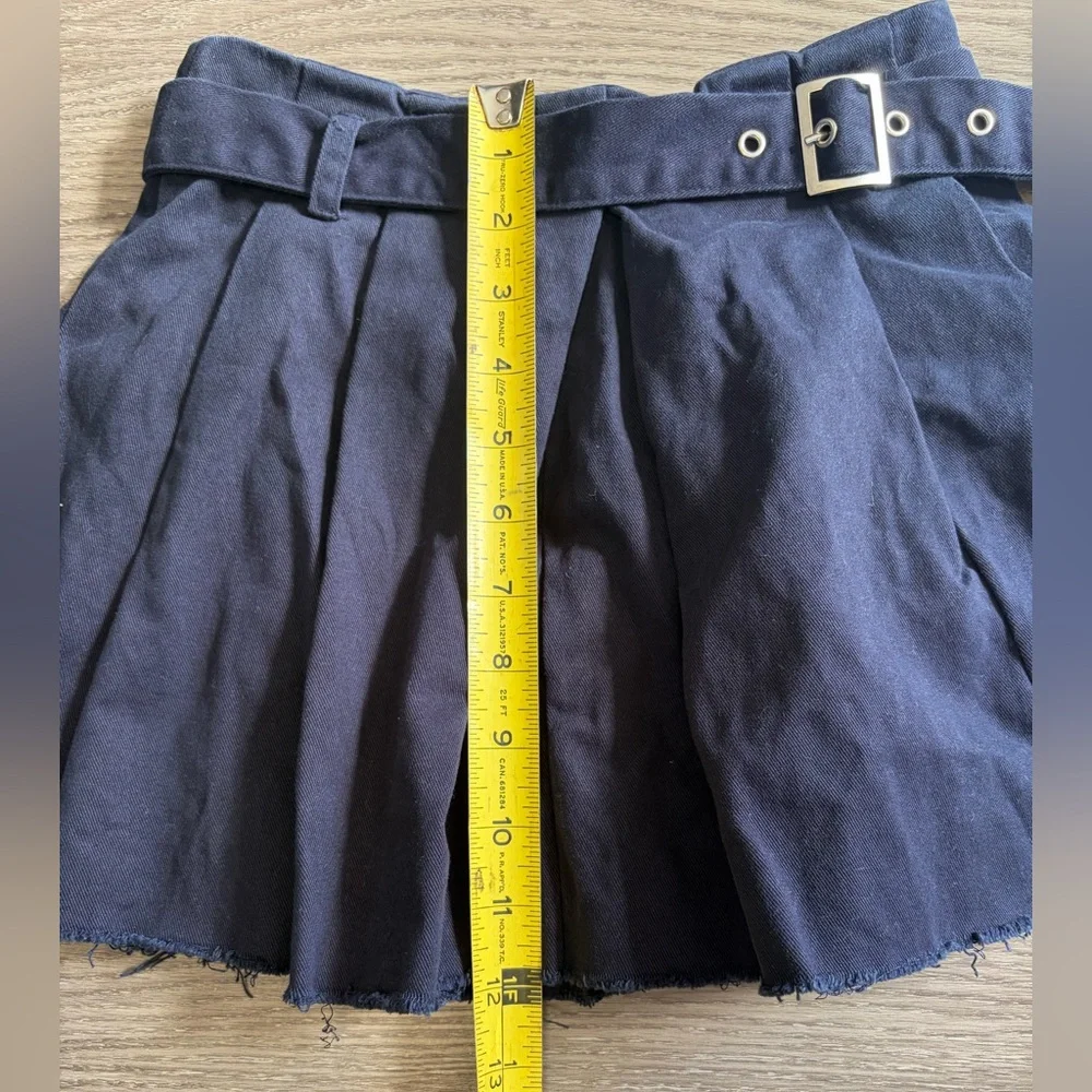 Zara Girls Navy Blue Pleated Mini Skirt with Buckle Detail Raw Hem Size 10 Kids